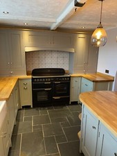 Fully Fitted Freestanding Kitchen. Made to measure, shaker kitchen, oak worktop