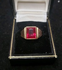VINTAGE 10KT GOLD RUBY RING