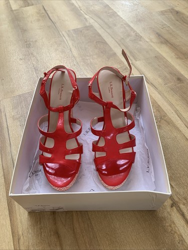 Bennett embassy red - red, patent