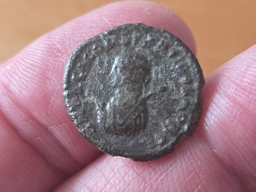 Roman bronze coin constantius - coin,