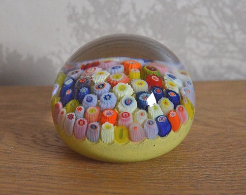 Strathearn paperweight vintage - strathearn,