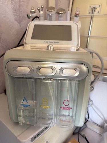 Hydra facial machine used - hydra,
