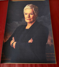 PROP - James Bond - Judi Dench