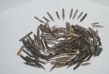 A LARGE NUMBER OF VINTAGE DIP
