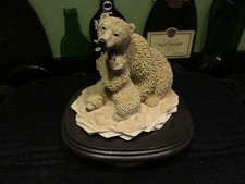 Pre-own Arctic Wildlife Polar Bear with Young Figurine with Wooden Base Sold A/F