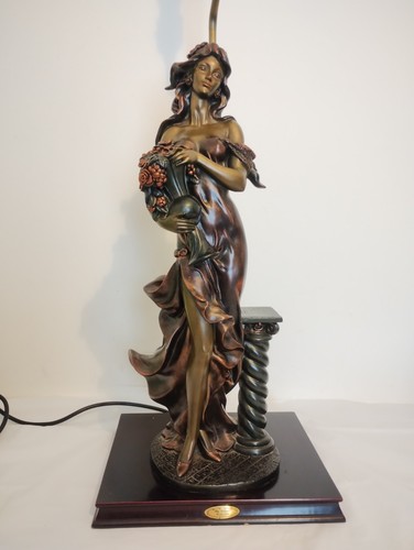 Art nouveau lady juliana - nouveau,