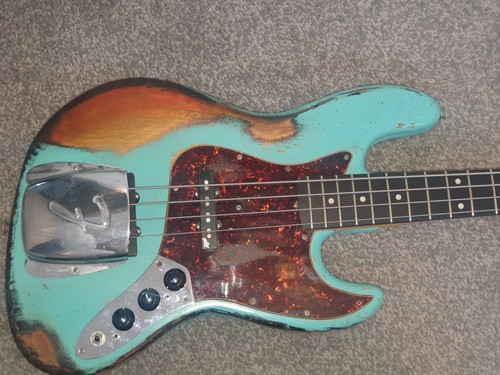 Fender relic jazz bass - relic, by
