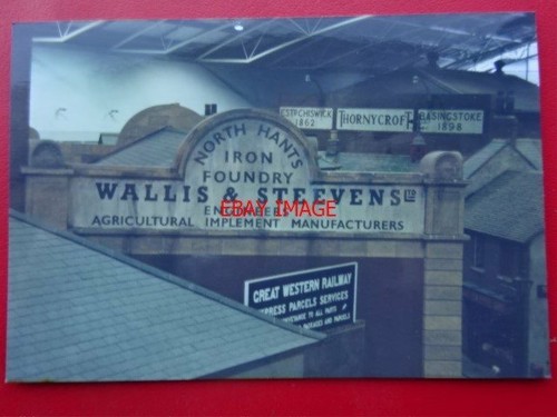 Photo wallis stevens - &,