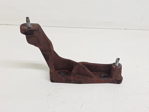 Nissan juke exhaust bracket - exhaust,