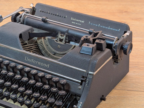 Underwood universal champion - /,