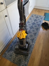 Dyson DC33 Upright Bagless
