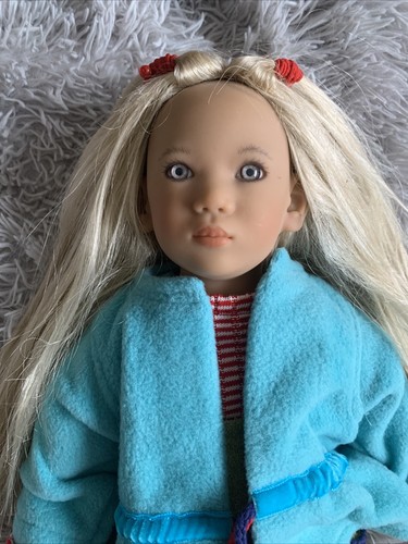 Beautiful artist doll annette - artist,