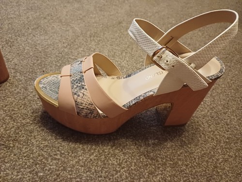 Pink white snake print shoe - ,