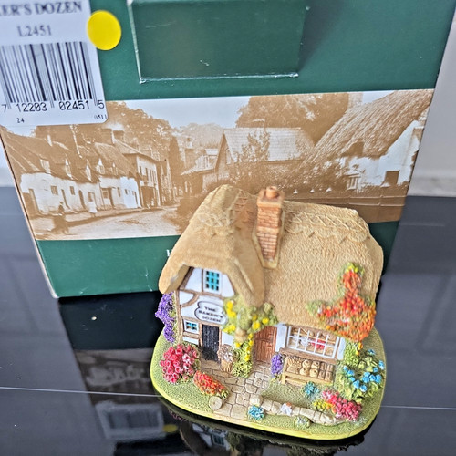 Lilliput lane baker - lane, dozen