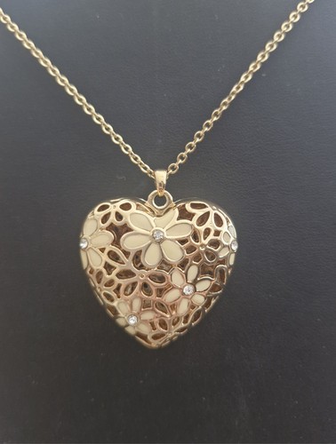 Floral heart gold pendant - heart,