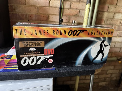 The james bond 007 - the,
