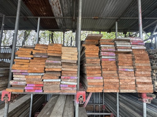 Used 3ft scaffolding - 3ft, boards