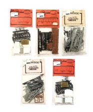 PARKSIDE DUNDAS 'OO' GAUGE LOT OF 5 ASSORTED TRESTLE/PALLET/FISH VAN WAGON KITS