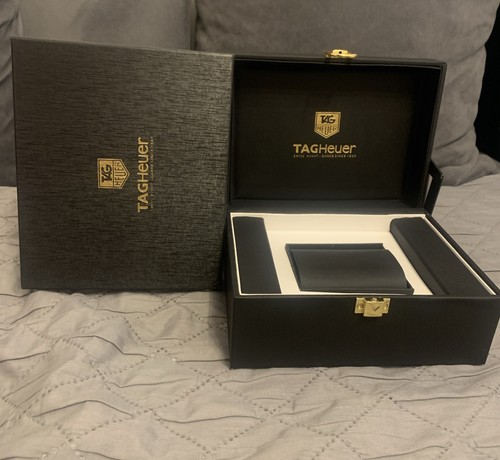 Slightly defective watch box - slightly,