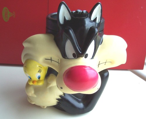 Large sylvester and tweety pie - and,