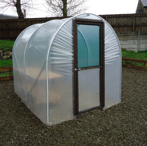 6ft wide garden - wide, (1.83m)