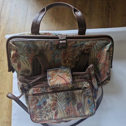 Marks spencer tapestry - &,