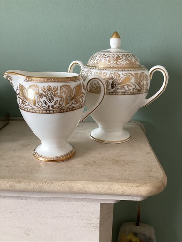 Wedgwood gold florentine milk - gold,