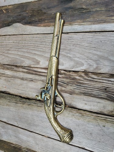 Brass effect wall hanging - brass,