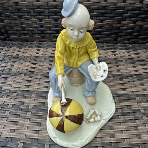 Hand painted glossy ceramic - painted,
