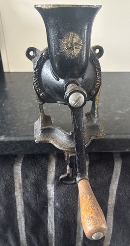 Vintage spong cast - vintage, iron