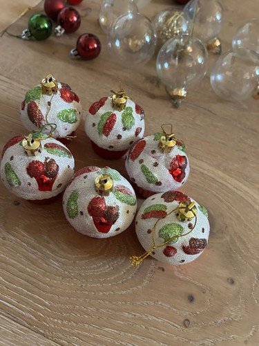 Cupcake ornaments christmas - cupcake,