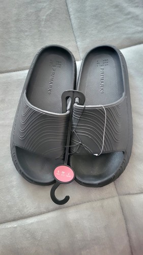 Bnwt primark black sliders - primark,