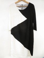 Kirsten Krog Black White 3/4