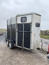 Horse box