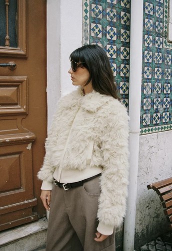 Zara ecru faux - fur, bomber