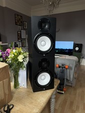  Yamaha HS8 Powered Studio