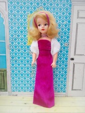 Gorgeous 1968 side part Sindy