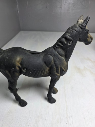 Large cast iron horse - cast, bank