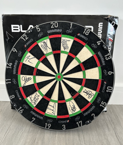 Winmau blade signed - winmau, premier