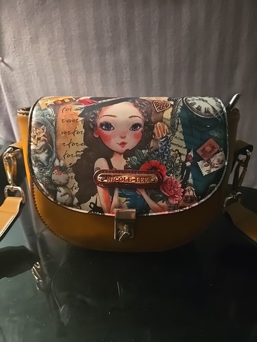 Nicole lee emily travels - lee,