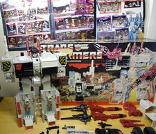 Hasbro Transformers Autobot Battle Station Metroplex - Japan - 1985 - Boxed