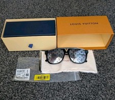 LOUIS VUITTON Mascot Silver / Black Sunglasses Monogram (Z0939) 57  145