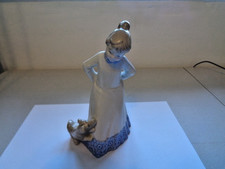 Vintage D'art SA Figurine Girl