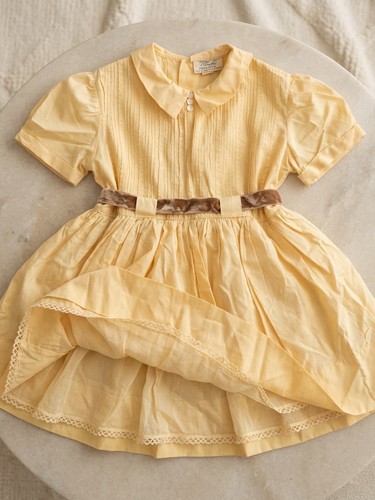 Vintage nocks pasadena - nocks, yellow