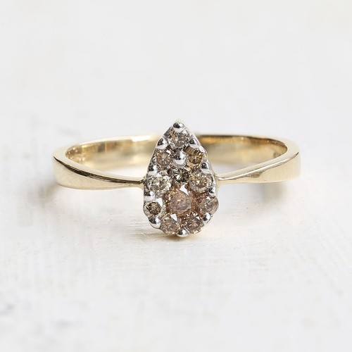Gold diamond ring 9ct - 9ct, yellow
