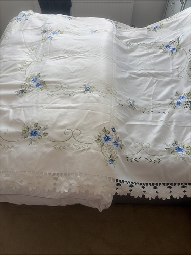 Large vintage tablecloth 84x68 - vintage,