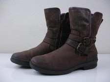 Women's 7.5 M UGG Simmens