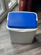 Coleman Insulated Blue Cooler Box (Excellent Condition)