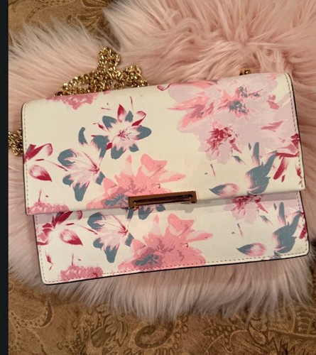 Ivanka trump flora - flora, chain-link