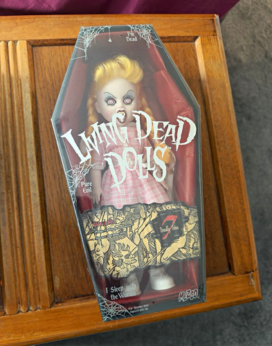 Mezco living dead - living, dolls